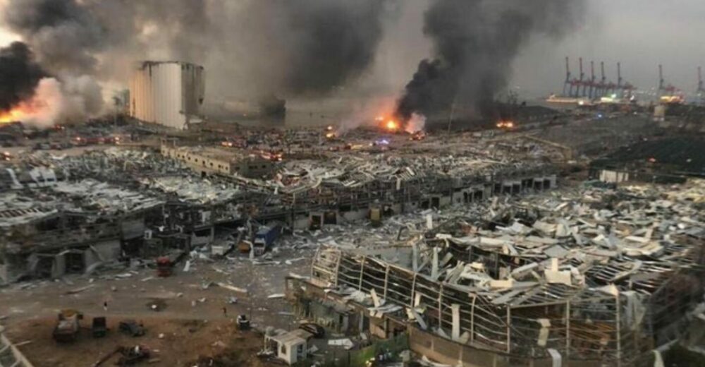 L'inferno di Beirut: almeno cento morti e pericolo tossine nell'aria
