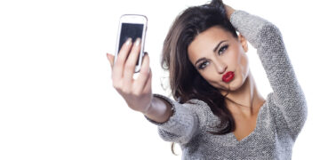 Next generation e chirurgia estetica: «I nuovi pazienti sono giovani, social e selfie addicted»