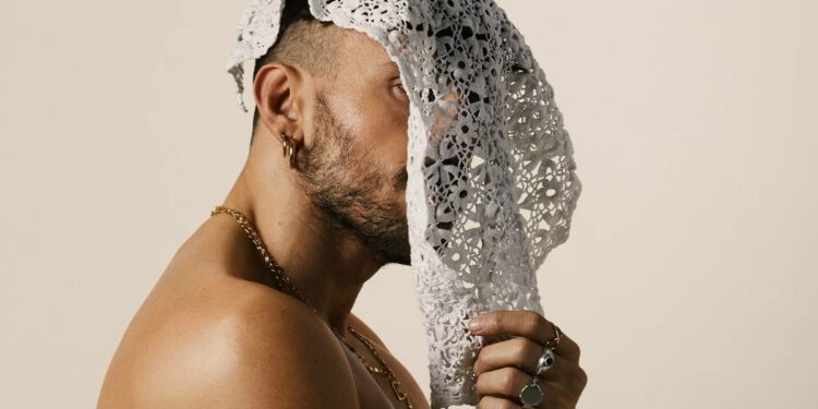 Aiello e il “sesso ibuprofene” a Sanremo