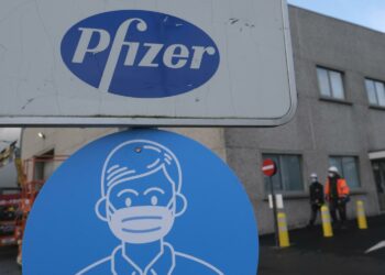 Vaccino Pfizer-Biontech «sicuro ed efficace» negli adolescenti dai 12 ai 15 anni