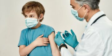 Vaccini in età pediatrica: «Sono importantissimi, sfatiamo i falsi miti»