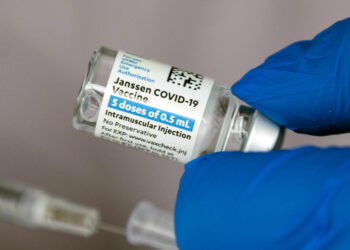 Negli Stati Uniti chiesta la sospensione del vaccino di Johnson & Johnson