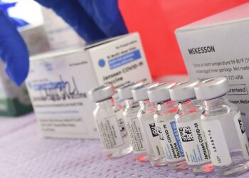 Stop al vaccino di Johnson & Johnson: come cambia il piano vaccini