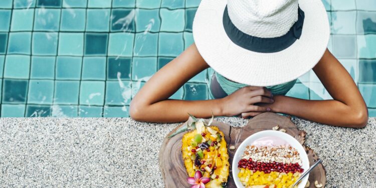 Come dimagrire in vacanza: «No a diete lampo, sì a un regime controllato»