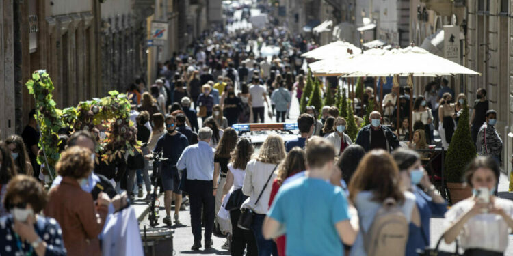 Covid, calano indice Rt e incidenza: Sardegna e Sicilia verso la zona gialla
