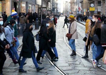 Covid, indice Rt in crescita a 0,89 ma solo 3 regioni restano in zona arancione