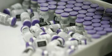 Emergenza vaccini, in alcune regioni finite le scorte di Pfizer