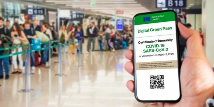 Green pass già dopo la prima dose di vaccino: come richiederlo e quanto dura