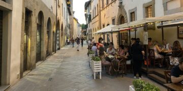 Covid, indice Rt fermo a 0,69 ma preoccupa la variante Delta