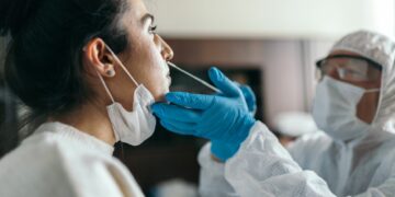 Covid, un’unica dose di vaccino entro un anno per i guariti
