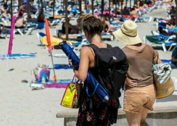 Green pass obbligatorio per discoteche e ristoranti al chiuso. Obiettivo: salvare l’estate