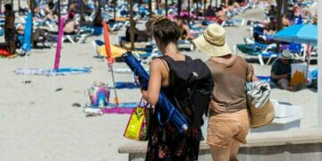 Green pass obbligatorio per discoteche e ristoranti al chiuso. Obiettivo: salvare l’estate