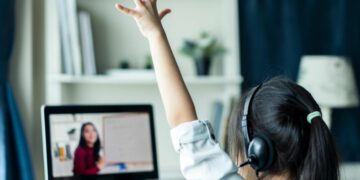 I danni della Dad: crollano le competenze degli studenti di medie e superiori