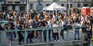 Quattro regioni potrebbero passare in zona gialla