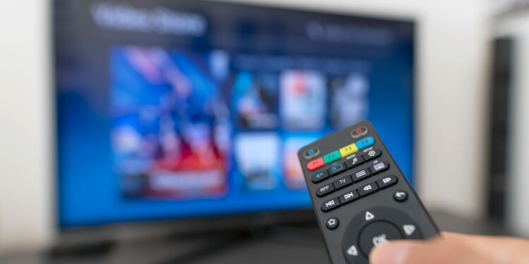 Arriva il Bonus tv: come richiedere lo sconto fino a 100 euro