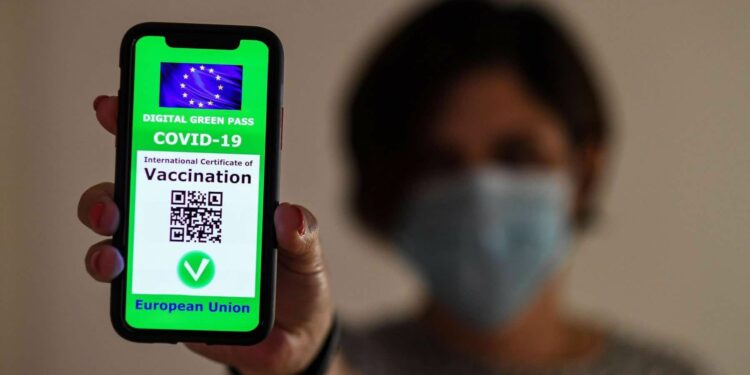 Green pass, ipotesi di proroga da 9 a 12 mesi: cosa cambia