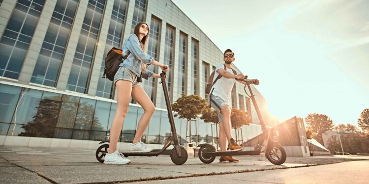 Monopattino elettrico, le regole per circolare in sicurezza