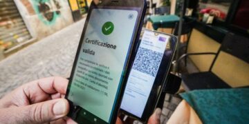 Scatta l’obbligo del Green pass: ecco dove servirà e cosa si rischia