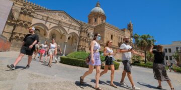 Sicilia e Sardegna rischiano la zona gialla dopo ferragosto