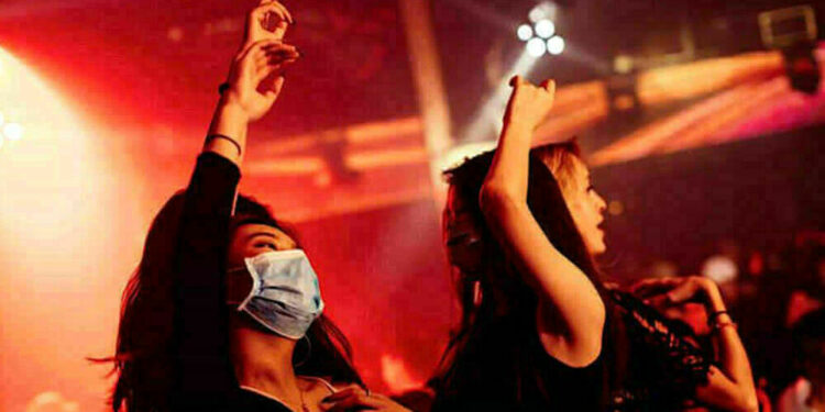 Discoteche, cinema, teatri: verso la decisione del Cts