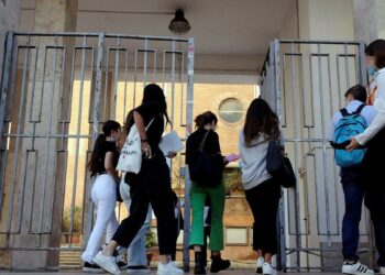 Green pass, test salivari, mascherine: come si torna a scuola