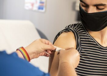 Vaccino anti-Covid e miocardite: qual è il rischio per gli adolescenti