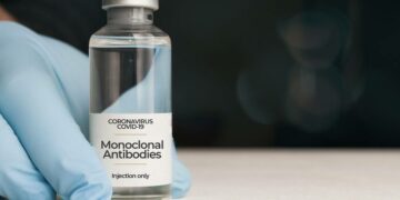 Il caso dei monoclonali inutilizzati: in sette mesi somministrate solo 12mila dosi su 80mila