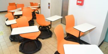Il flop dei banchi a rotelle, ritirati perché non conformi alle norme antincendio