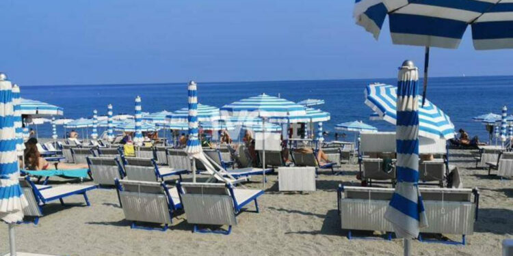 Concessioni balneari, il Consiglio di Stato: «Proroga solo fino a dicembre 2023»