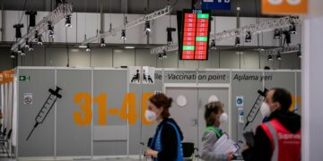 Dall’Austria alla Grecia: l’Europa richiude per fermare il Covid