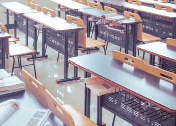 Scuola, dietrofront del governo: niente Dad con un solo positivo in classe