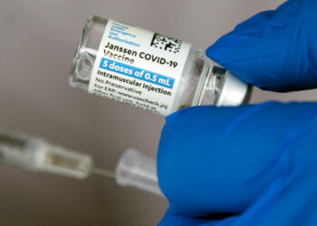 Vaccino Johnson & Johnson, via libera dell’Aifa a richiamo dopo sei mesi