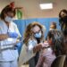 Covid, vaccinare o no i bambini? Gli esperti si dividono