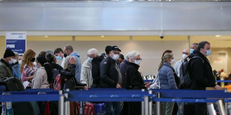 Niente quarantena per chi è vaccinato con booster o due dosi da meno di 4 mesi