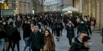 Autotesting, riconteggio ricoveri e abbandono dei colori: le richieste delle regioni per aprire la fase endemica