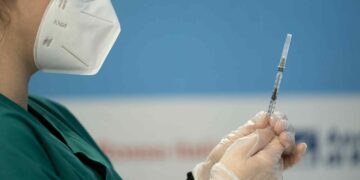 Ecco come i vaccini mRna non proteggono contro l’infezione