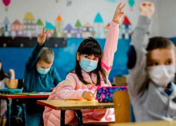 Le nuove regole per la scuola: come funzionano i tamponi “fai da te”