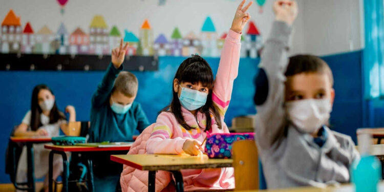 Le nuove regole per la scuola: come funzionano i tamponi “fai da te”