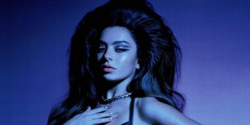Charli XCX: «Mi ribello applicando le regole del pop»