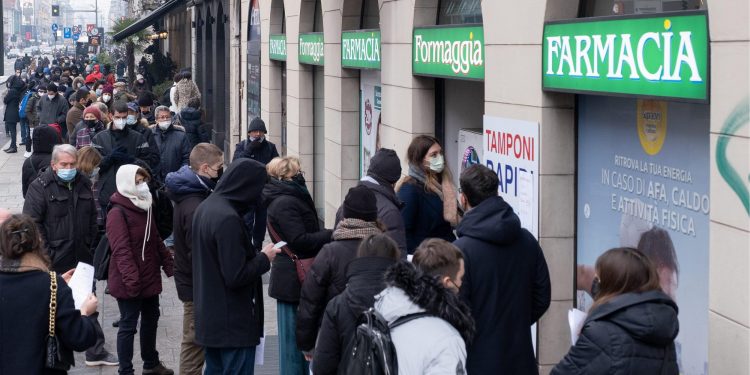 Con la fine dello stato di emergenza stop ai tamponi a prezzo calmierato