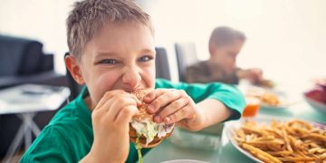 Obesità infantile corretta educazione alimentare