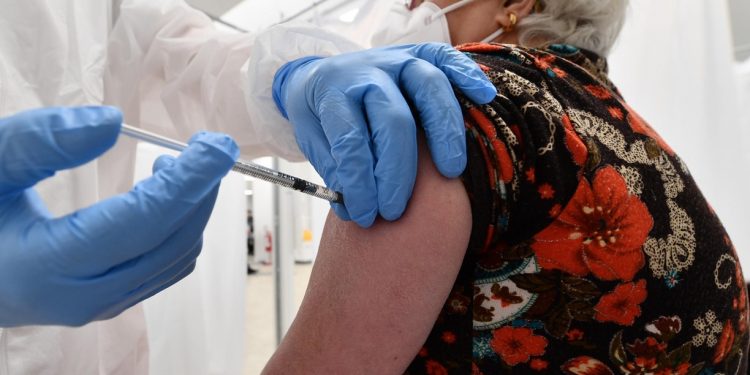 Perché la quarta di vaccino anti-Covid non decolla