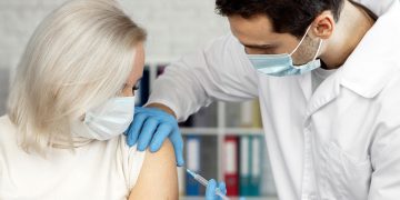Terza dose flop per gli under 60: la conferma dai dati dell’Iss