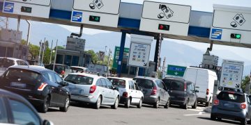 Autostrade, arriva l’aumento dei pedaggi: il regalo del governo per l’estate