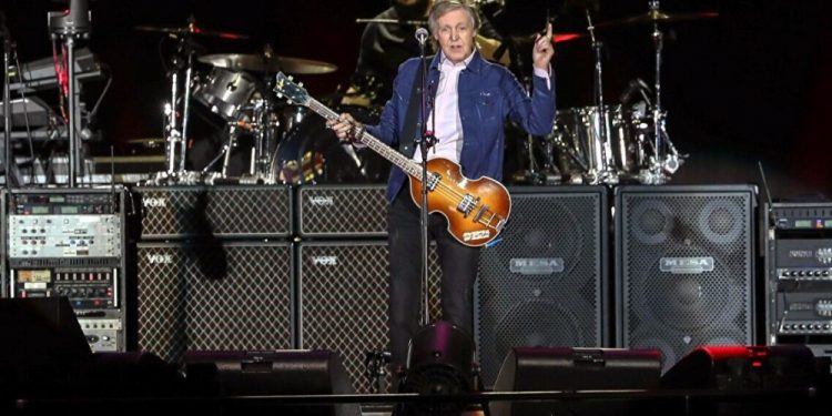Paul McCartney a 80 anni in tour come un ragazzino