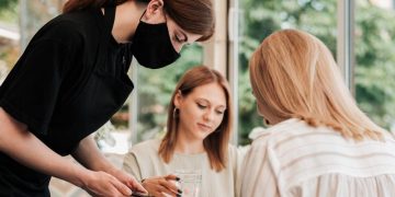 Torna l’obbligo di mascherine Ffp2 a lavoro