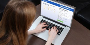 Facebook può censurare i “no vax”