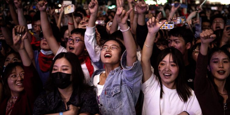 Senza divieti la pandemia è in frenata: cosa ci dicono davvero i numeri sul Covid