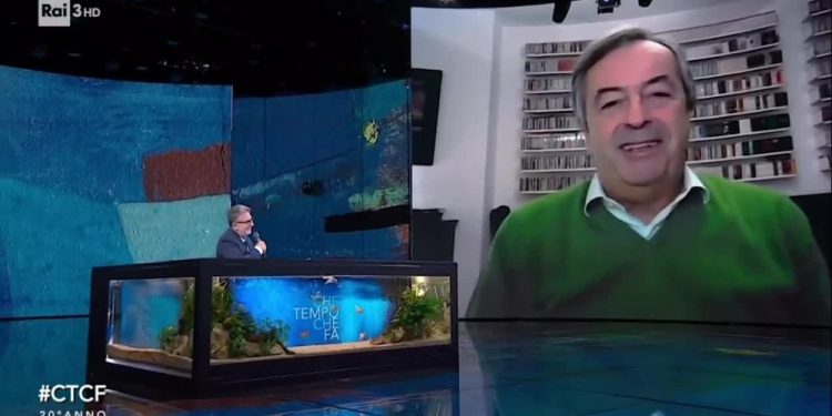 Burioni in retromarcia sul vaccino: Green pass e restrizioni inutili