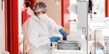 Ancora discriminazioni per i sanitari non vaccinati